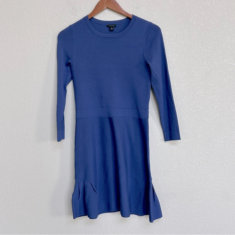 Ann Taylor Women’s Blue Knit Fit & Flare Dress with Ruffle Hem Long Sleeve‎ XS